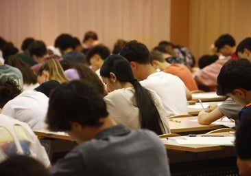Un catedrático señala los 'agujeros' del examen de Matemáticas de Selectividad en Andalucía