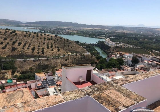 Sale a la venta una casa con las vistas más espectaculares de la Sierra de Cádiz por menos de 50.000 euros